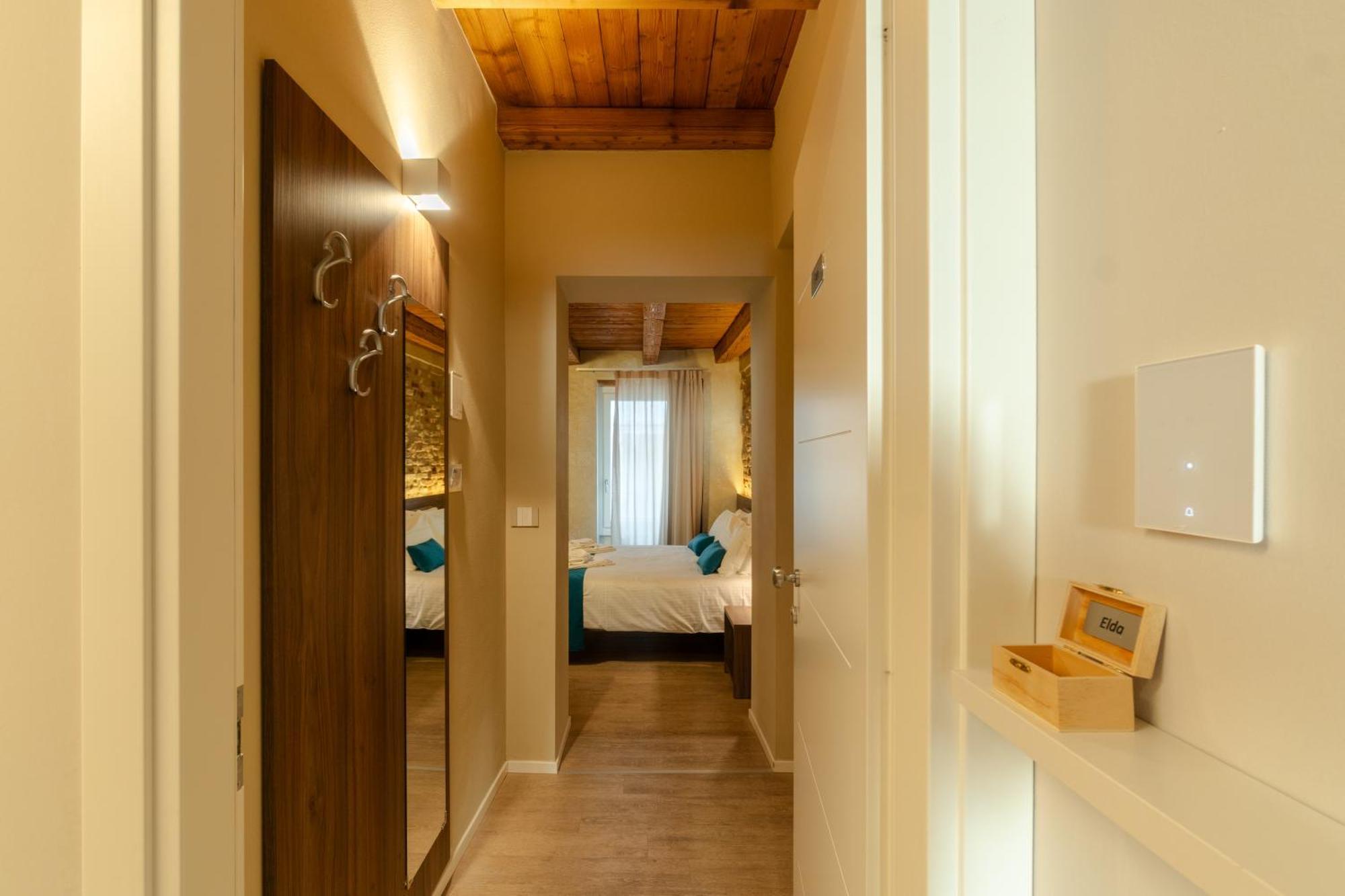 La Casa In Paese Hotel Peschiera del Garda Exterior photo