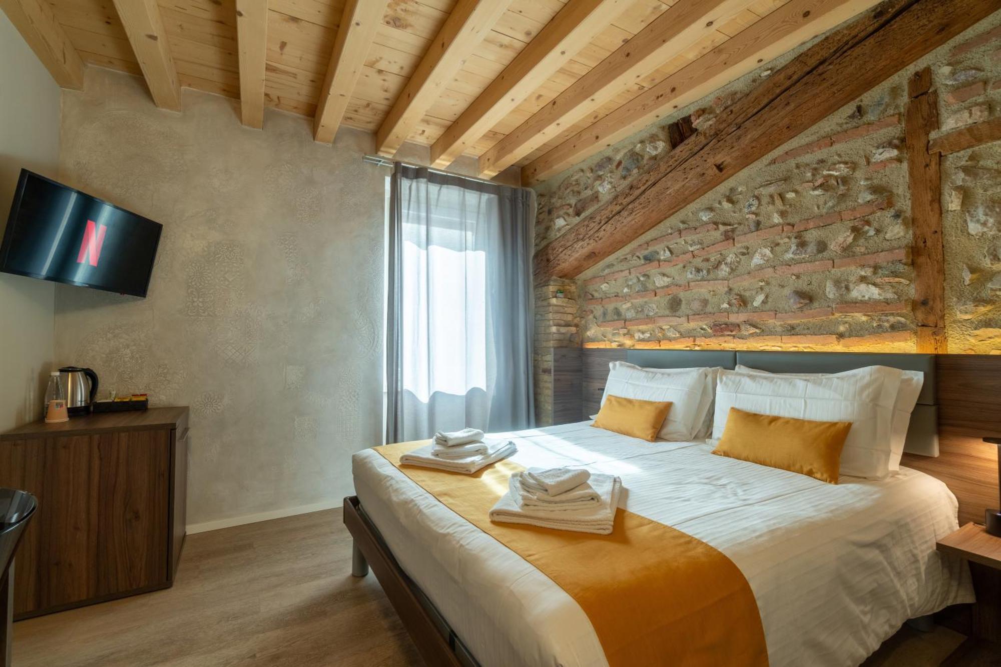 La Casa In Paese Hotel Peschiera del Garda Exterior photo